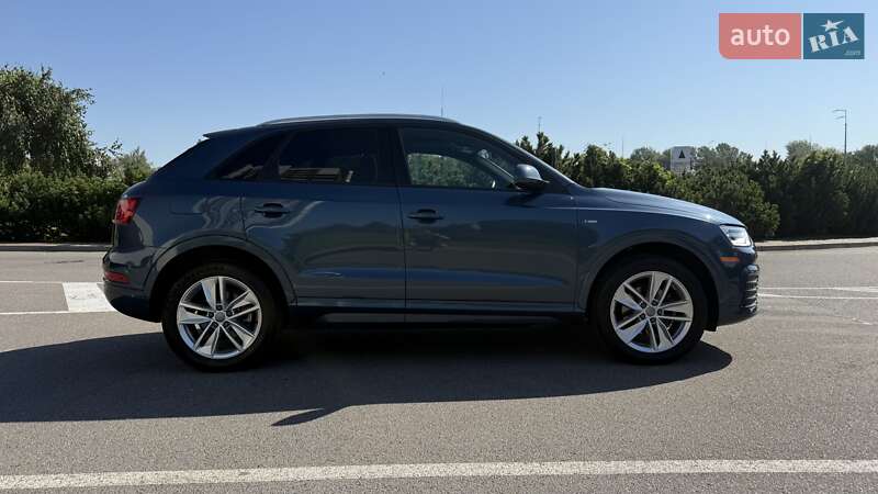 Позашляховик / Кросовер Audi Q3 2018 в Києві