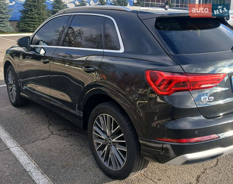Внедорожник / Кроссовер Audi Q3 2021 в Киеве