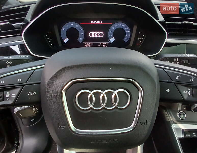 Внедорожник / Кроссовер Audi Q3 2021 в Киеве