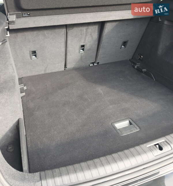 Внедорожник / Кроссовер Audi Q3 2021 в Киеве