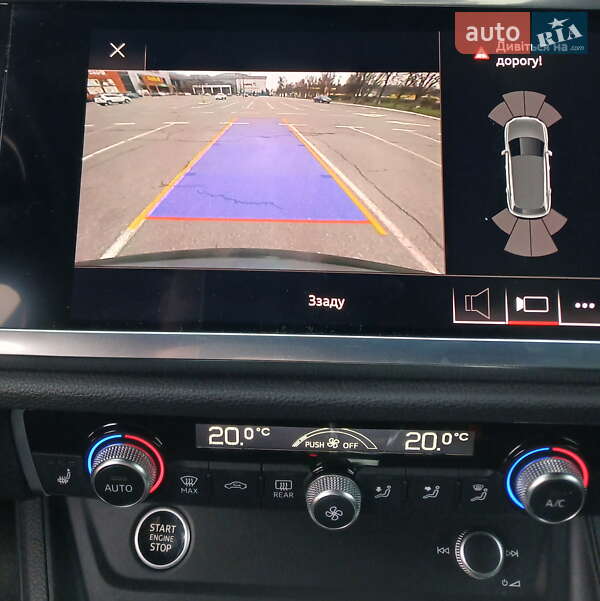 Внедорожник / Кроссовер Audi Q3 2021 в Киеве