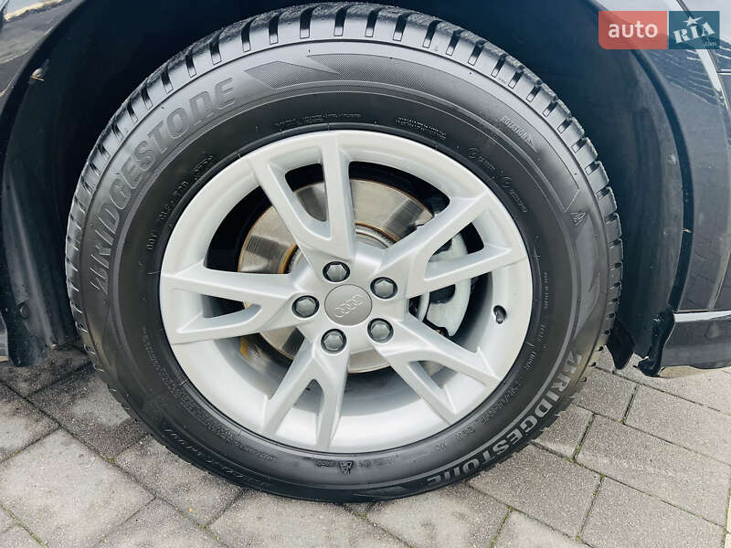 Позашляховик / Кросовер Audi Q3 2020 в Мукачевому