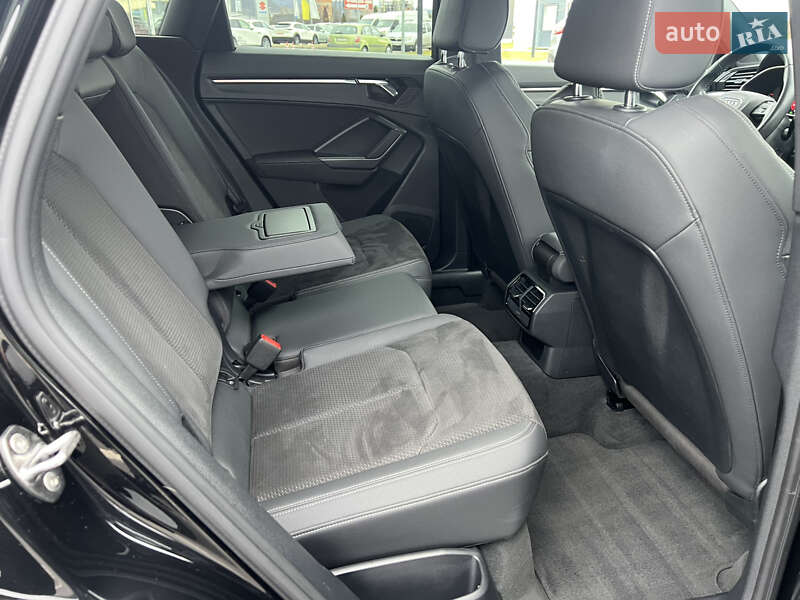 Позашляховик / Кросовер Audi Q3 2020 в Мукачевому