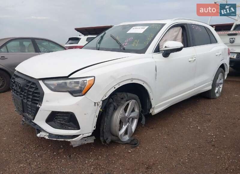 Позашляховик / Кросовер Audi Q3 2020 в Львові