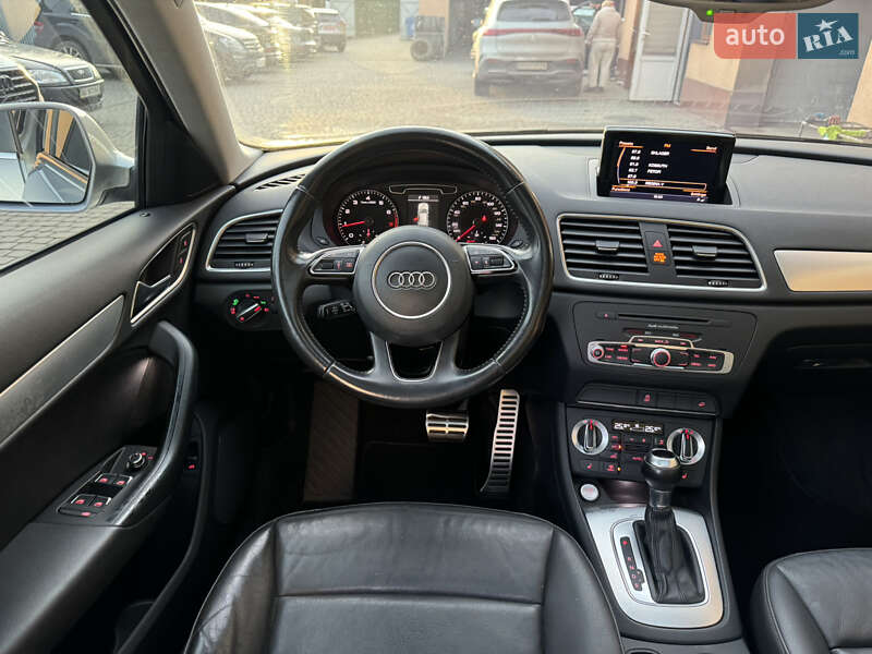 Внедорожник / Кроссовер Audi Q3 2015 в Ужгороде