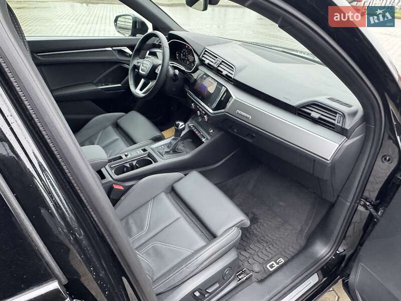 Внедорожник / Кроссовер Audi Q3 2024 в Киеве