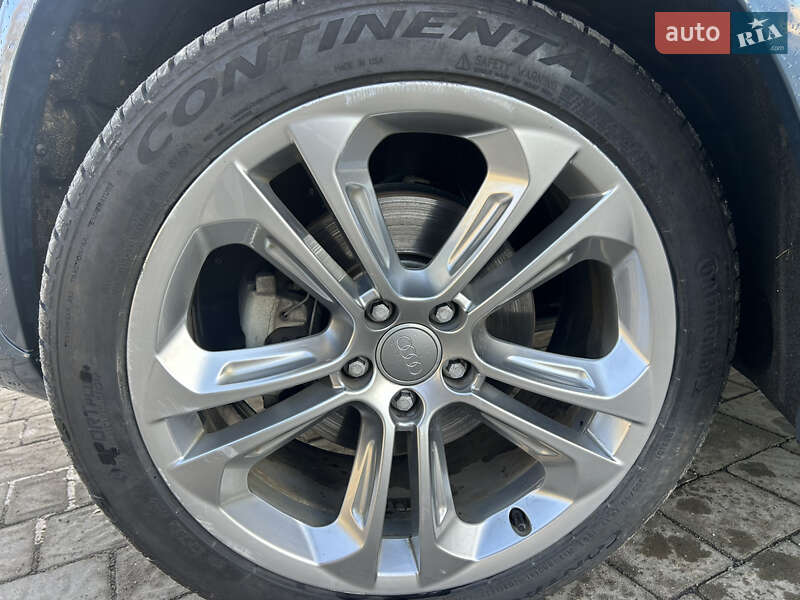 Внедорожник / Кроссовер Audi Q3 2018 в Ужгороде