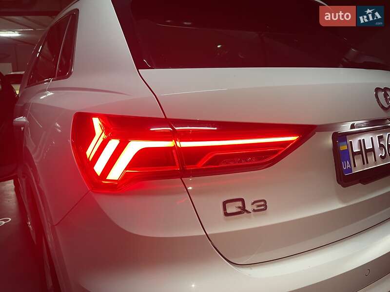Внедорожник / Кроссовер Audi Q3 2022 в Одессе