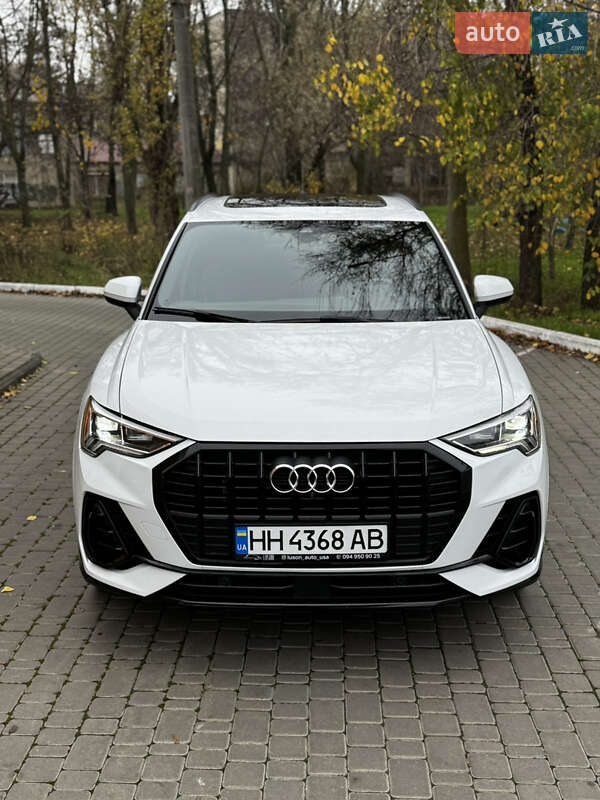 Внедорожник / Кроссовер Audi Q3 2021 в Одессе