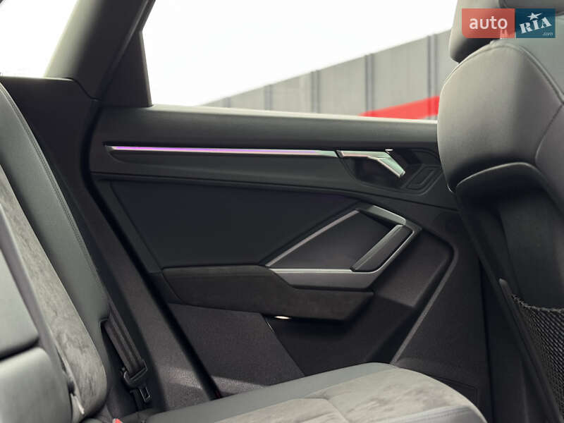 Внедорожник / Кроссовер Audi Q3 2022 в Луцке