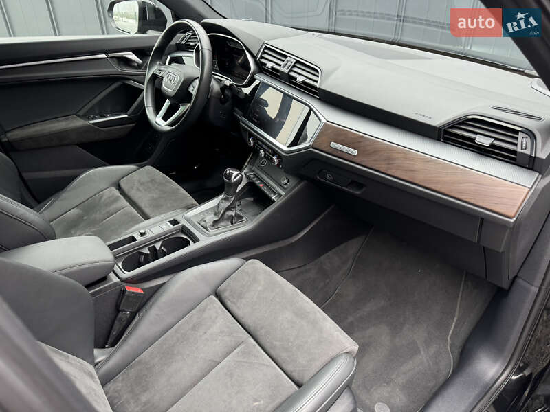 Внедорожник / Кроссовер Audi Q3 2022 в Луцке