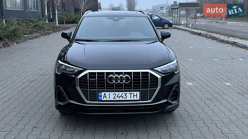 Внедорожник / Кроссовер Audi Q3 2020 в Киеве