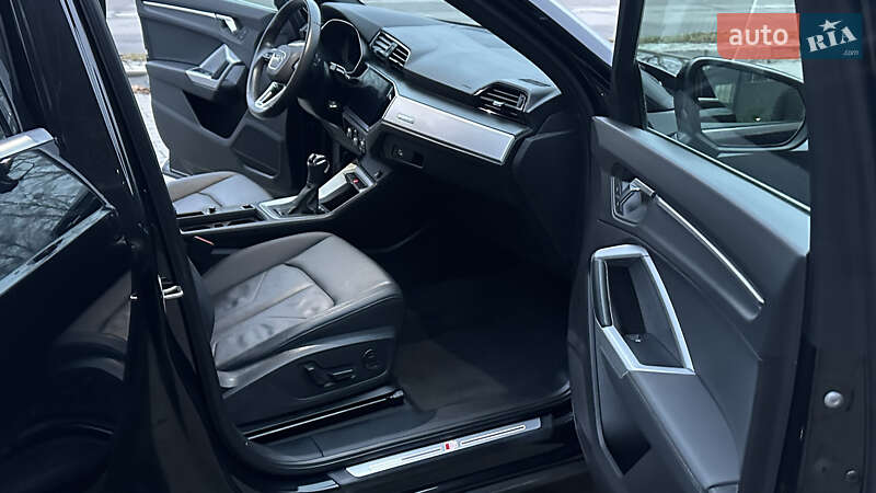 Внедорожник / Кроссовер Audi Q3 2020 в Киеве