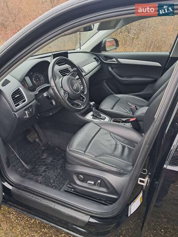 Позашляховик / Кросовер Audi Q3 2016 в Чернівцях