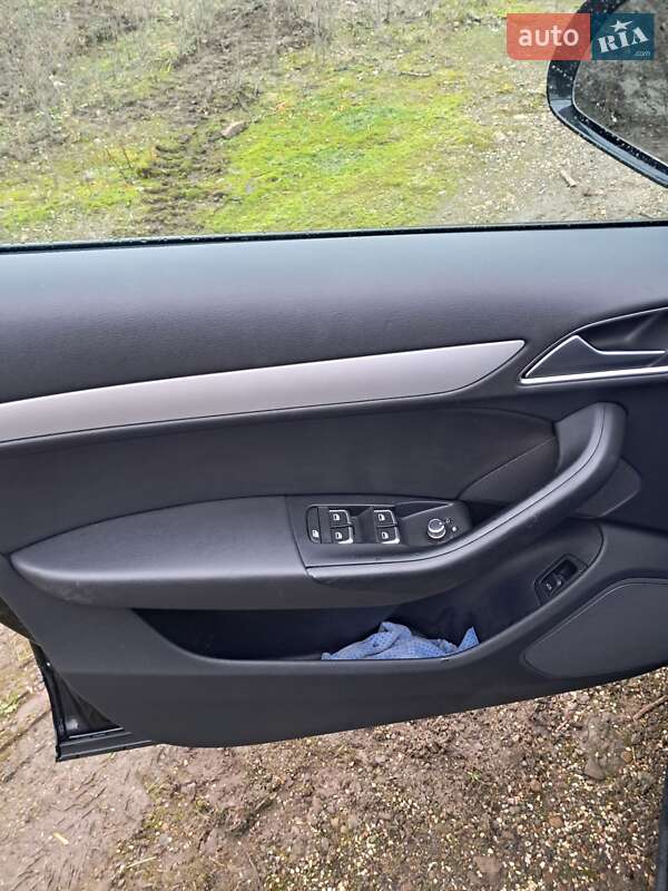 Позашляховик / Кросовер Audi Q3 2016 в Чернівцях