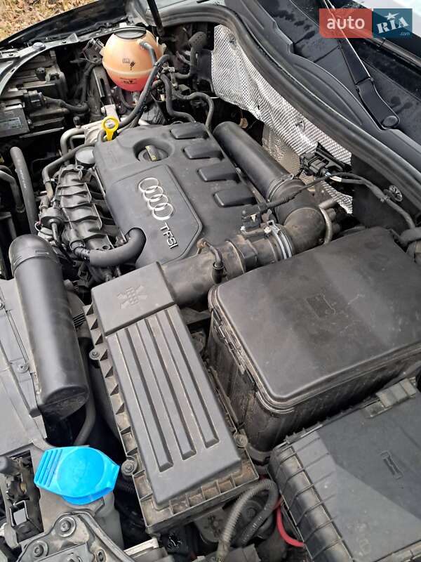 Позашляховик / Кросовер Audi Q3 2016 в Чернівцях