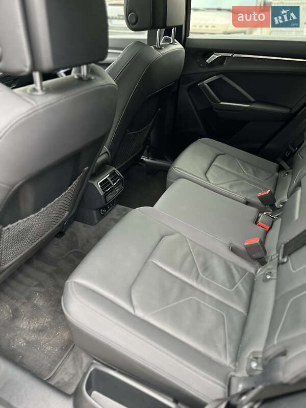 Внедорожник / Кроссовер Audi Q3 2020 в Тернополе