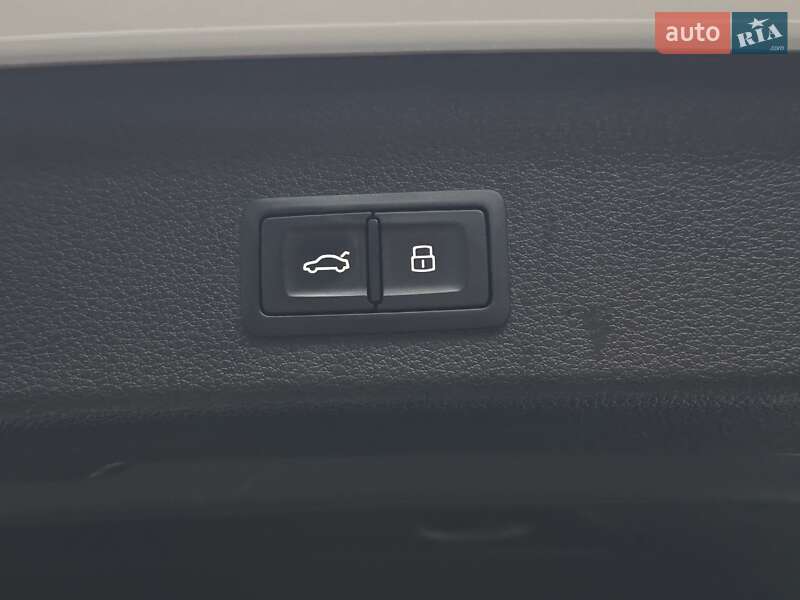 Внедорожник / Кроссовер Audi Q3 2019 в Тернополе
