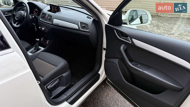 Внедорожник / Кроссовер Audi Q3 2013 в Киеве