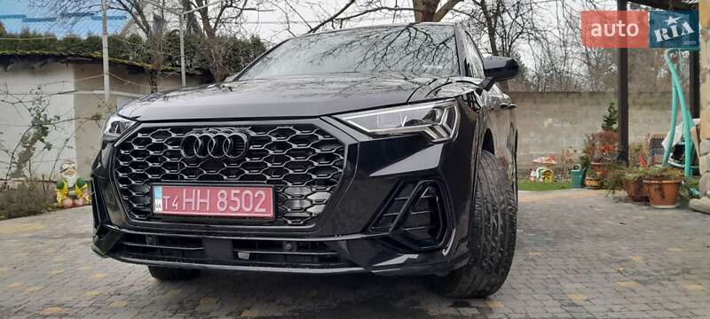 Внедорожник / Кроссовер Audi Q3 2020 в Стрые