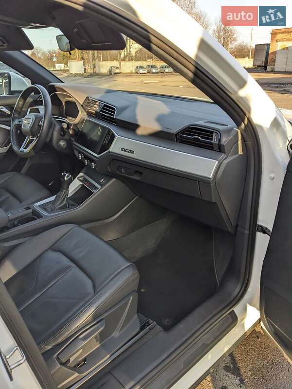 Внедорожник / Кроссовер Audi Q3 2019 в Лубнах фото 27 Внедорожник / Кроссовер Audi Q3 2019 в Лубнах