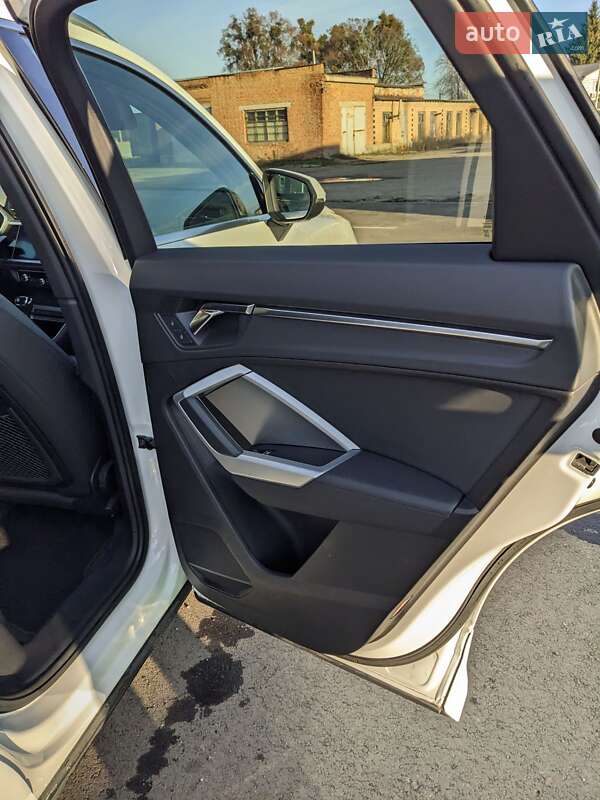 Внедорожник / Кроссовер Audi Q3 2019 в Лубнах фото 32 Внедорожник / Кроссовер Audi Q3 2019 в Лубнах