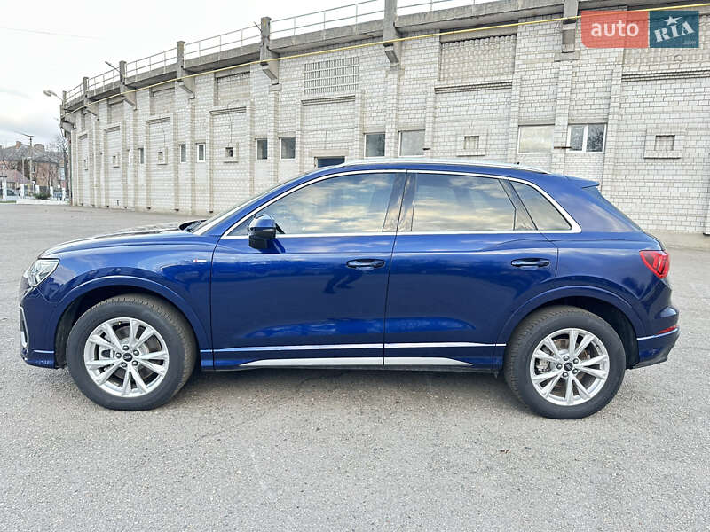 Внедорожник / Кроссовер Audi Q3 2024 в Белой Церкви