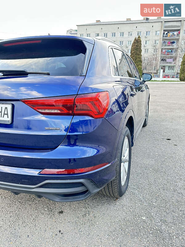 Внедорожник / Кроссовер Audi Q3 2024 в Белой Церкви