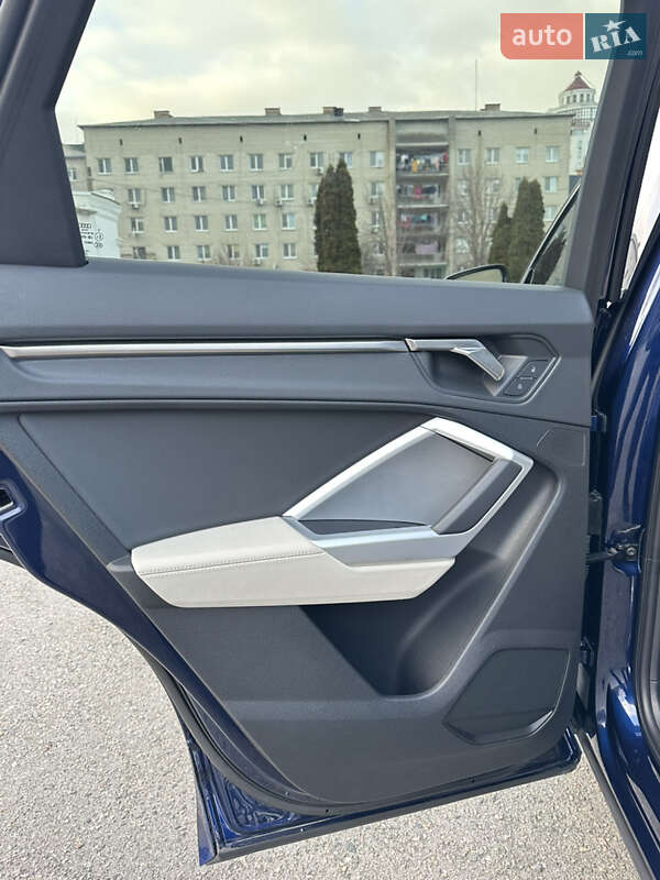 Внедорожник / Кроссовер Audi Q3 2024 в Белой Церкви