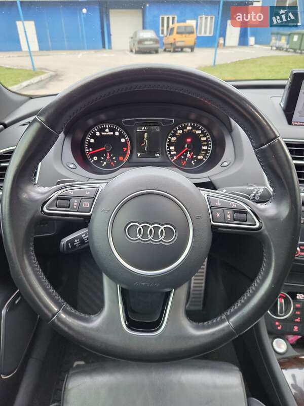 Внедорожник / Кроссовер Audi Q3 2015 в Черновцах