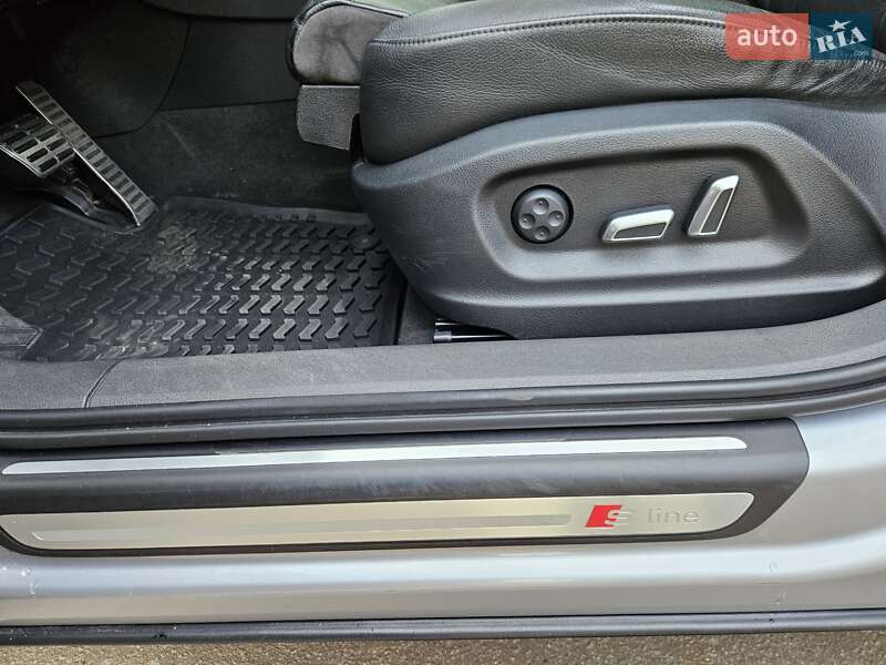 Внедорожник / Кроссовер Audi Q3 2015 в Черновцах