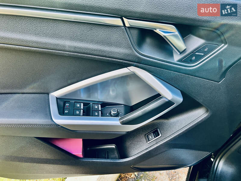 Внедорожник / Кроссовер Audi Q3 2019 в Львове фото 6 Внедорожник / Кроссовер Audi Q3 2019 в Львове
