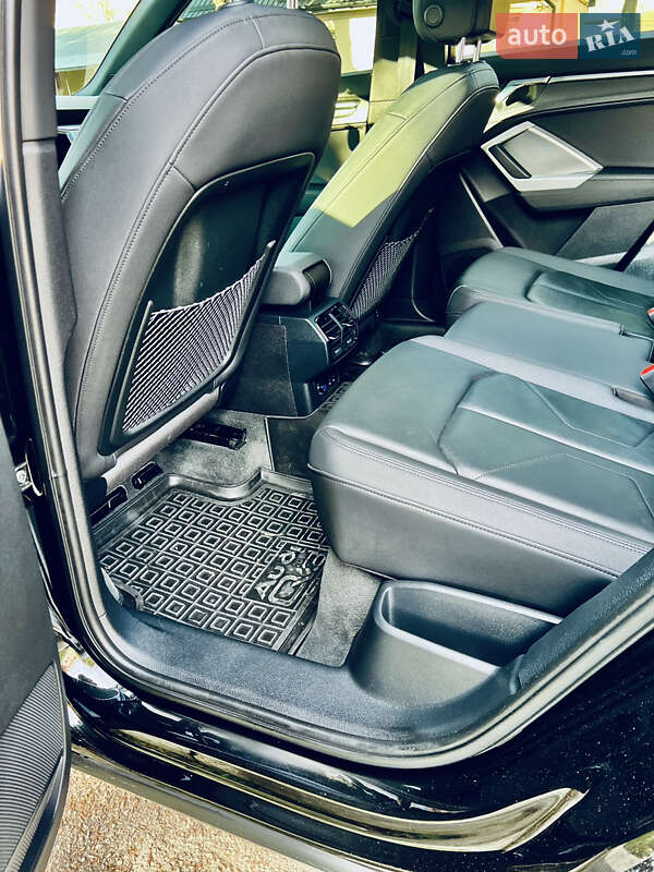 Внедорожник / Кроссовер Audi Q3 2019 в Львове фото 11 Внедорожник / Кроссовер Audi Q3 2019 в Львове