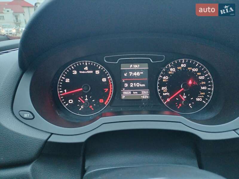 Внедорожник / Кроссовер Audi Q3 2014 в Львове