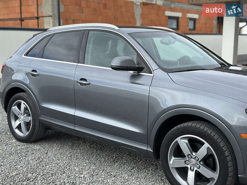 Внедорожник / Кроссовер Audi Q3 2014 в Ужгороде
