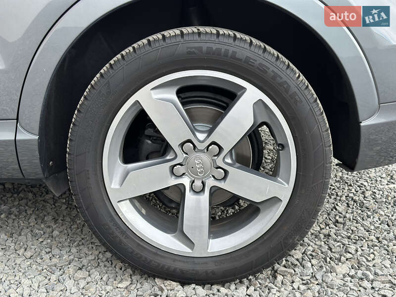 Внедорожник / Кроссовер Audi Q3 2014 в Ужгороде