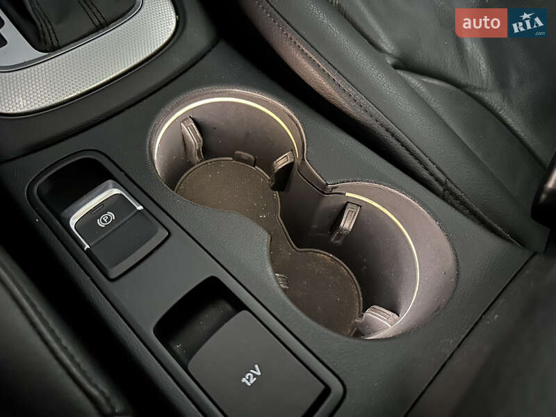 Внедорожник / Кроссовер Audi Q3 2014 в Ужгороде