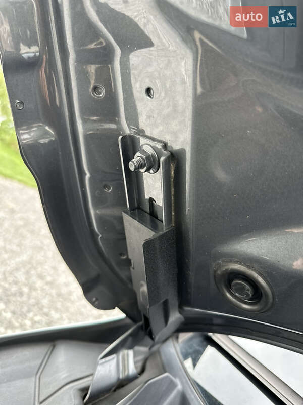 Внедорожник / Кроссовер Audi Q3 2014 в Ужгороде