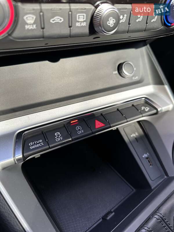 Внедорожник / Кроссовер Audi Q3 2019 в Белогородке