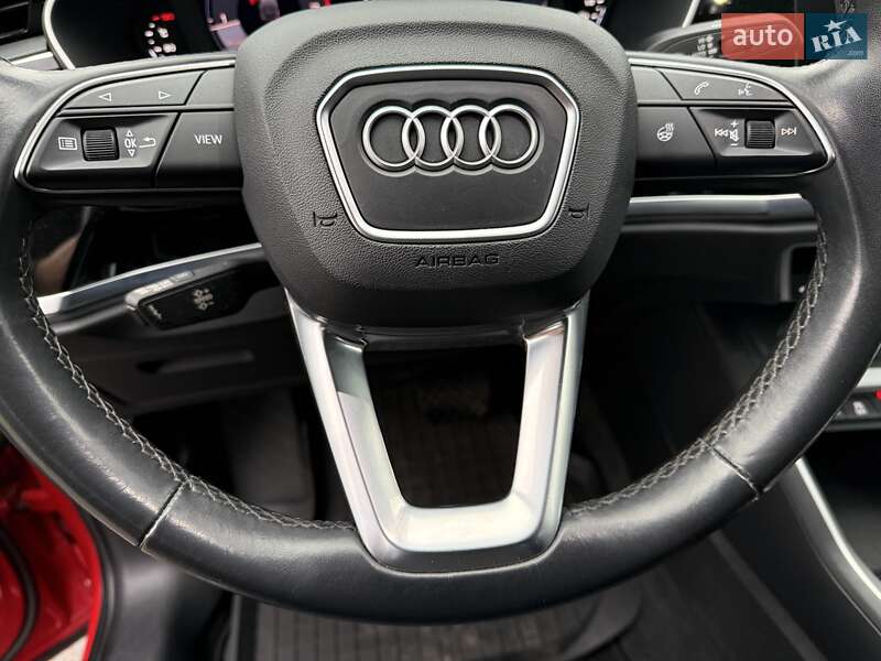 Внедорожник / Кроссовер Audi Q3 2021 в Киеве