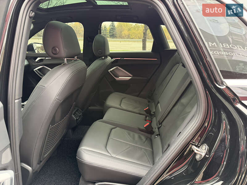 Внедорожник / Кроссовер Audi Q3 2020 в Киеве