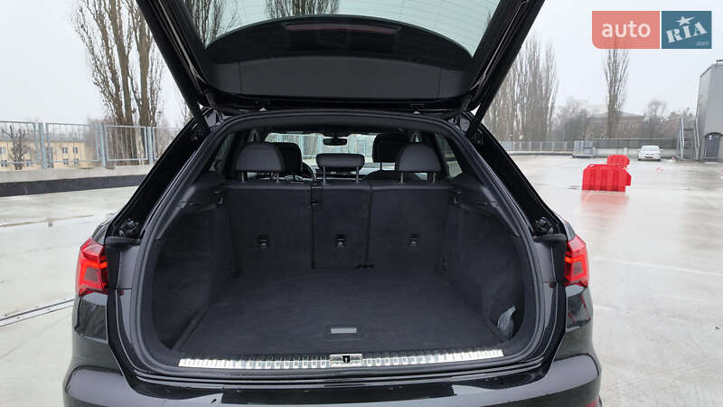 Внедорожник / Кроссовер Audi Q3 2020 в Киеве