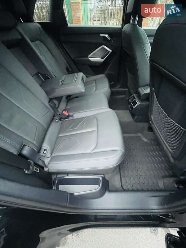 Внедорожник / Кроссовер Audi Q3 2022 в Днепре