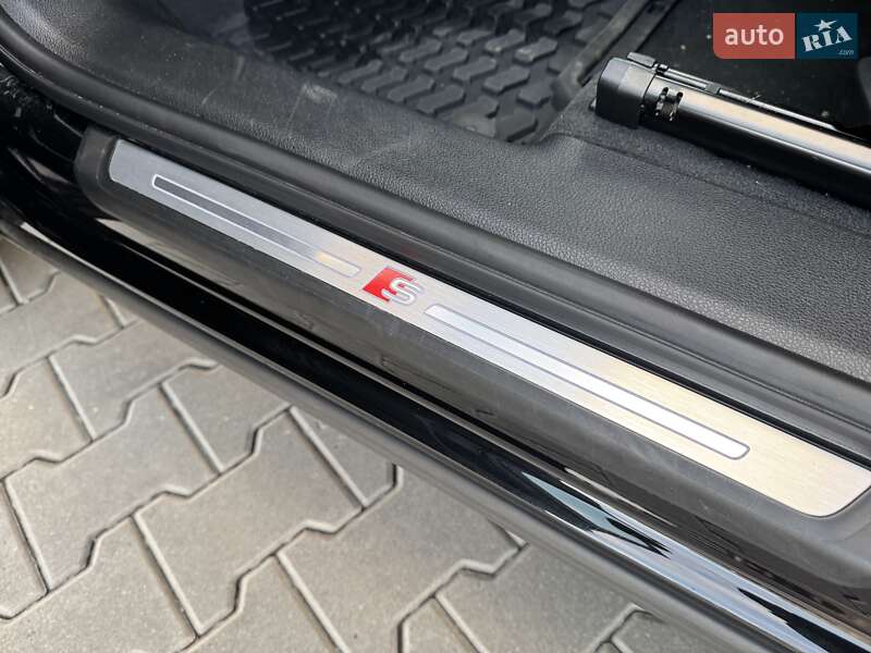 Внедорожник / Кроссовер Audi Q3 2024 в Киеве