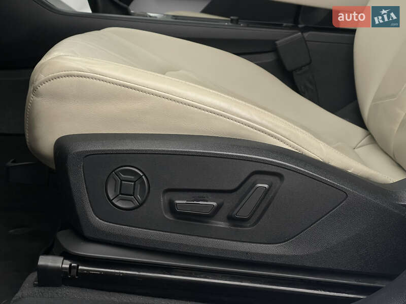 Внедорожник / Кроссовер Audi Q3 2019 в Киеве