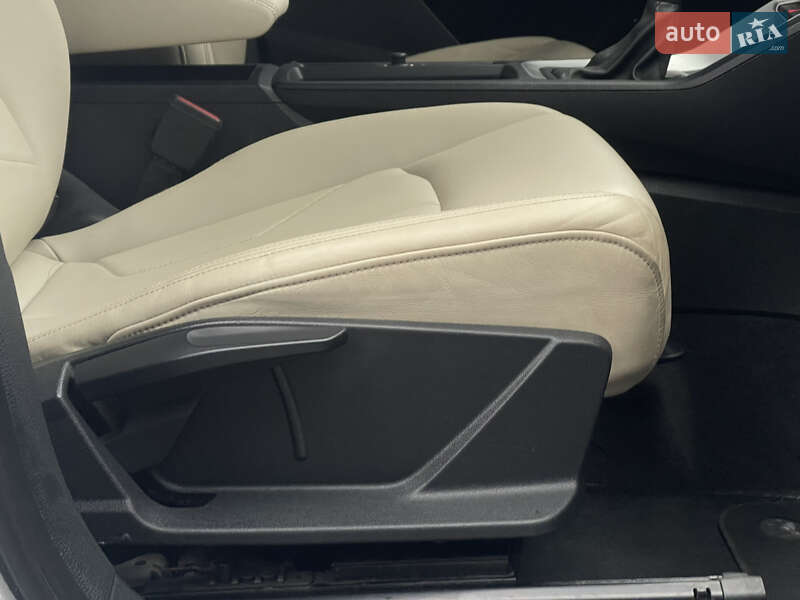 Внедорожник / Кроссовер Audi Q3 2019 в Киеве