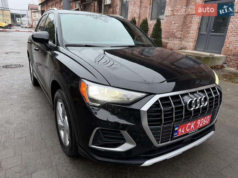Внедорожник / Кроссовер Audi Q3 2019 в Львове