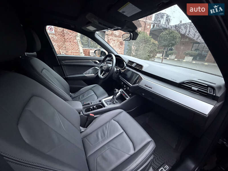 Внедорожник / Кроссовер Audi Q3 2019 в Львове