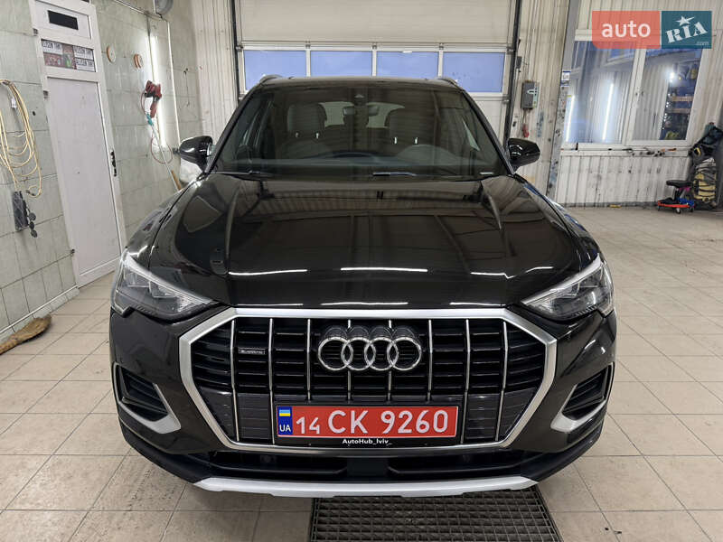 Внедорожник / Кроссовер Audi Q3 2019 в Львове