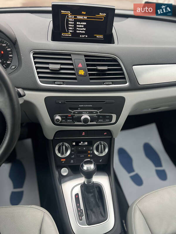 Внедорожник / Кроссовер Audi Q3 2015 в Харькове